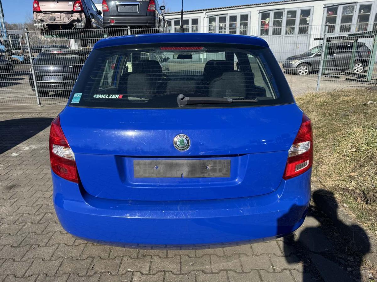 Skoda Fabia 2 5J original Heckklappe mit Heckscheibe LF5K Dynamic Blue Flie&szlig;heck Bj.2009